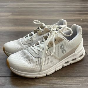On-Running sneakers - worn a few times in great condition!